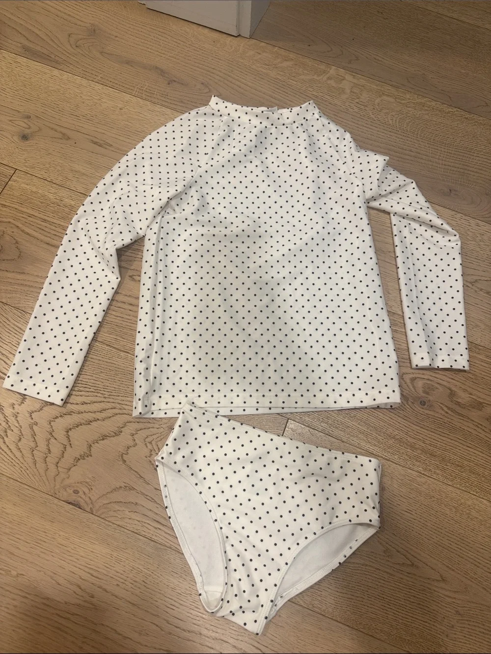 Kids White Polka Dot Long Sleeve Rash Guard Swimsuit Set